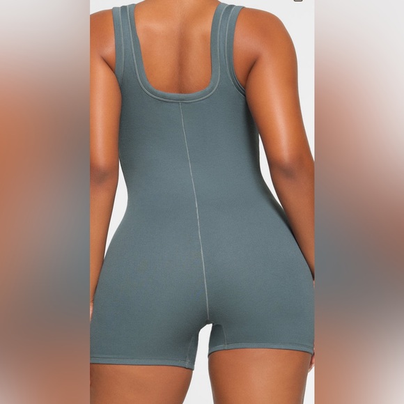 Skims Cotton Rib Onesie, Color Army - Picture 9 of 12